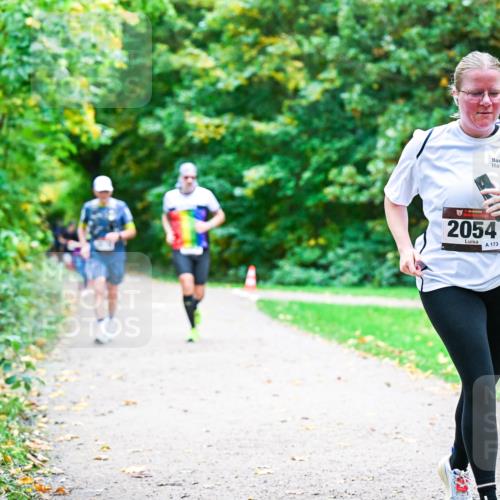 12.10.2025 - Bramfelder Halbmarathon 2025 Dr. Thomas Lammeyer http://msf.ph/oto/9355087 12.10.2025 10:52:38 Laufen 2054, 173 meine-sportfotos.de