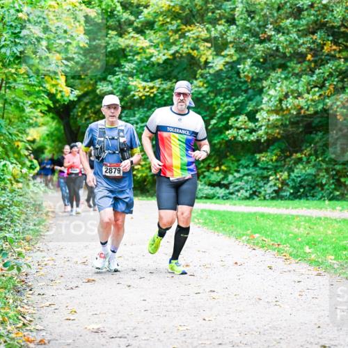 12.10.2025 - Bramfelder Halbmarathon 2025 Dr. Thomas Lammeyer http://msf.ph/oto/9355092 12.10.2025 10:52:40 Laufen 2879 meine-sportfotos.de
