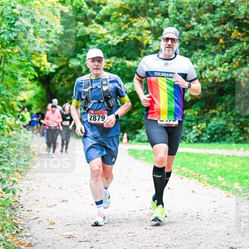12.10.2025 - Bramfelder Halbmarathon 2025 Dr. Thomas Lammeyer http://msf.ph/oto/9355097 12.10.2025 10:52:41 Laufen 2879 meine-sportfotos.de