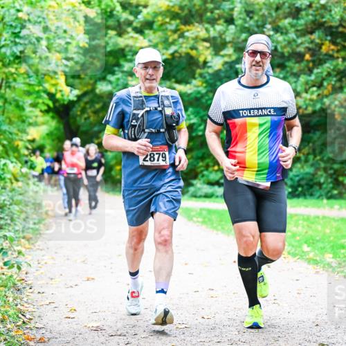 12.10.2025 - Bramfelder Halbmarathon 2025 Dr. Thomas Lammeyer http://msf.ph/oto/9355099 12.10.2025 10:52:41 Laufen 2879 meine-sportfotos.de