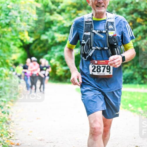 12.10.2025 - Bramfelder Halbmarathon 2025 Dr. Thomas Lammeyer http://msf.ph/oto/9355107 12.10.2025 10:52:42 Laufen 34, 2879 meine-sportfotos.de