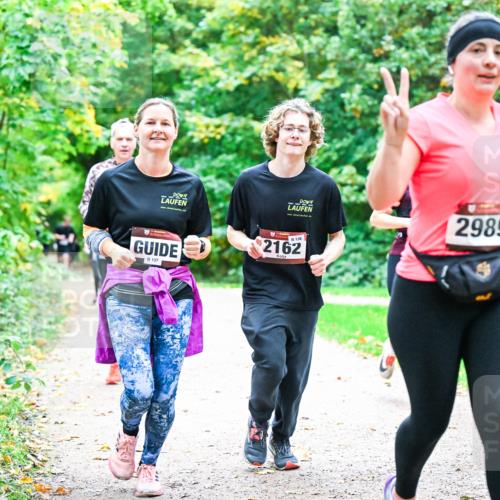 12.10.2025 - Bramfelder Halbmarathon 2025 Dr. Thomas Lammeyer http://msf.ph/oto/9355143 12.10.2025 10:52:48 Laufen 2989, 137, 138, 2162 meine-sportfotos.de