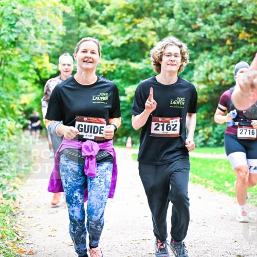 12.10.2025 - Bramfelder Halbmarathon 2025 Dr. Thomas Lammeyer http://msf.ph/oto/9355146 12.10.2025 10:52:49 Laufen 34, 137, 138, 2162, 298, 2716 meine-sportfotos.de