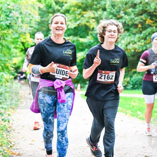 12.10.2025 - Bramfelder Halbmarathon 2025 Dr. Thomas Lammeyer http://msf.ph/oto/9355147 12.10.2025 10:52:49 Laufen 137, 138, 2162, 2716 meine-sportfotos.de