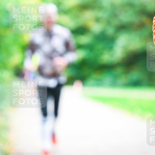 12.10.2025 - Bramfelder Halbmarathon 2025 Dr. Thomas Lammeyer http://msf.ph/oto/9355155 12.10.2025 10:52:50 Laufen  meine-sportfotos.de