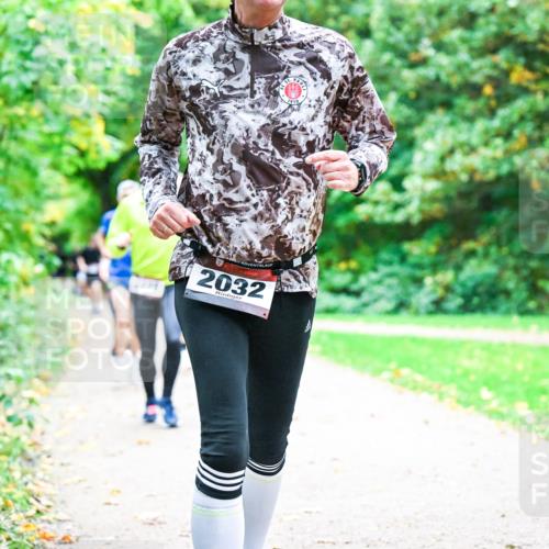 12.10.2025 - Bramfelder Halbmarathon 2025 Dr. Thomas Lammeyer http://msf.ph/oto/9355156 12.10.2025 10:52:51 Laufen 2032 meine-sportfotos.de