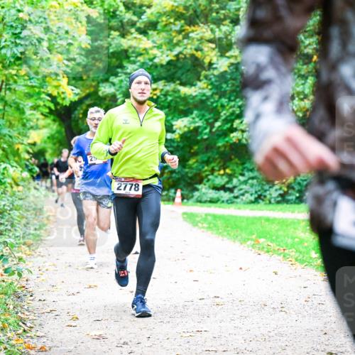 12.10.2025 - Bramfelder Halbmarathon 2025 Dr. Thomas Lammeyer http://msf.ph/oto/9355159 12.10.2025 10:52:52 Laufen 25, 2778, 2032 meine-sportfotos.de