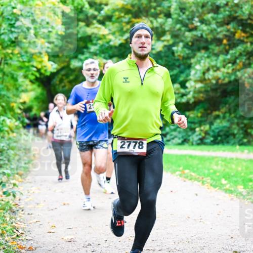 12.10.2025 - Bramfelder Halbmarathon 2025 Dr. Thomas Lammeyer http://msf.ph/oto/9355165 12.10.2025 10:52:53 Laufen 2778 meine-sportfotos.de