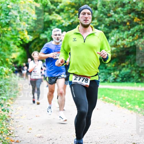 12.10.2025 - Bramfelder Halbmarathon 2025 Dr. Thomas Lammeyer http://msf.ph/oto/9355166 12.10.2025 10:52:53 Laufen 29, 2778 meine-sportfotos.de