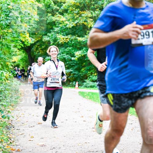12.10.2025 - Bramfelder Halbmarathon 2025 Dr. Thomas Lammeyer http://msf.ph/oto/9355173 12.10.2025 10:52:54 Laufen 2508, 2814, 991 meine-sportfotos.de