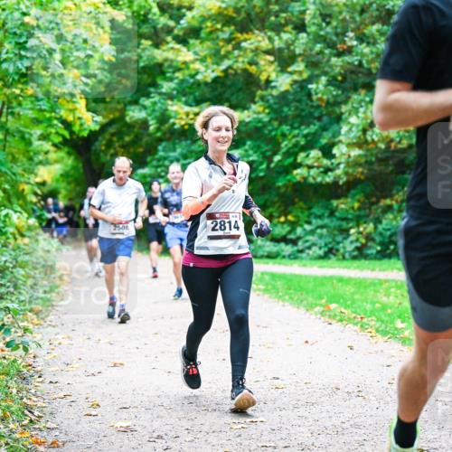 12.10.2025 - Bramfelder Halbmarathon 2025 Dr. Thomas Lammeyer http://msf.ph/oto/9355176 12.10.2025 10:52:55 Laufen 2508, 56, 2814, 2304 meine-sportfotos.de