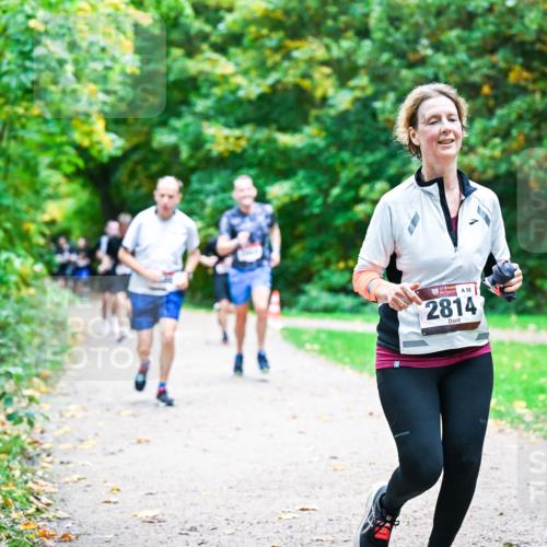12.10.2025 - Bramfelder Halbmarathon 2025 Dr. Thomas Lammeyer http://msf.ph/oto/9355182 12.10.2025 10:52:56 Laufen 56, 2814 meine-sportfotos.de