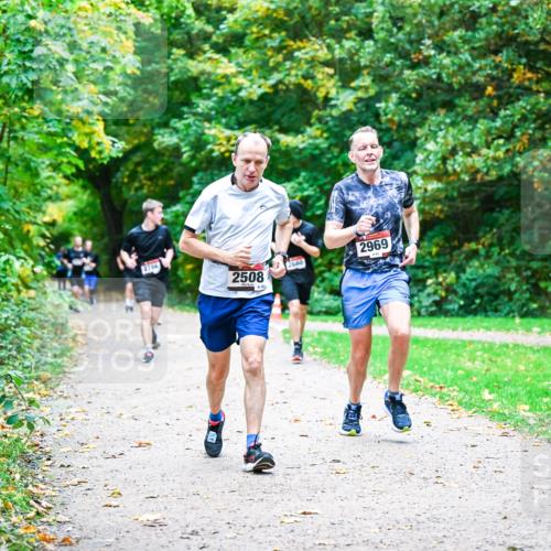 12.10.2025 - Bramfelder Halbmarathon 2025 Dr. Thomas Lammeyer http://msf.ph/oto/9355191 12.10.2025 10:52:57 Laufen 2766, 2508, 2660, 2969 meine-sportfotos.de