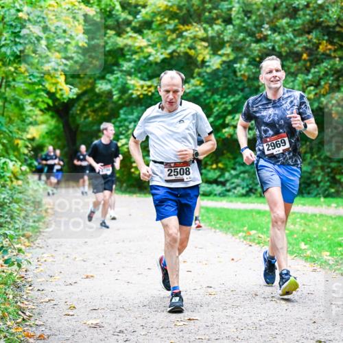 12.10.2025 - Bramfelder Halbmarathon 2025 Dr. Thomas Lammeyer http://msf.ph/oto/9355194 12.10.2025 10:52:57 Laufen 2508, 10, 2969, 83 meine-sportfotos.de