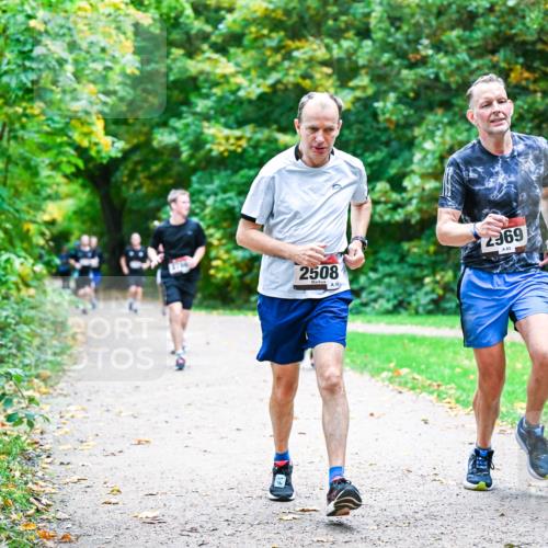 12.10.2025 - Bramfelder Halbmarathon 2025 Dr. Thomas Lammeyer http://msf.ph/oto/9355196 12.10.2025 10:52:58 Laufen 2508, 10, 2969, 83 meine-sportfotos.de