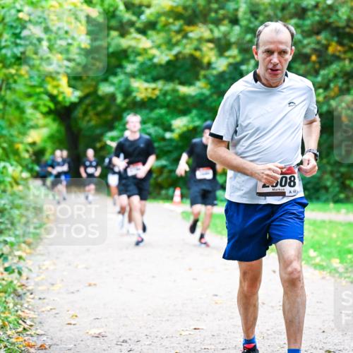 12.10.2025 - Bramfelder Halbmarathon 2025 Dr. Thomas Lammeyer http://msf.ph/oto/9355201 12.10.2025 10:52:58 Laufen 08, 10 meine-sportfotos.de