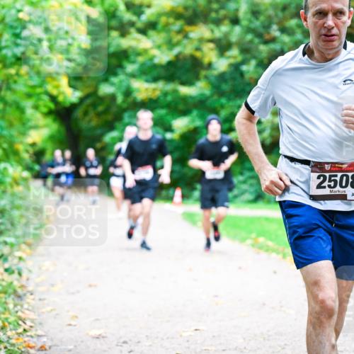 12.10.2025 - Bramfelder Halbmarathon 2025 Dr. Thomas Lammeyer http://msf.ph/oto/9355204 12.10.2025 10:52:59 Laufen 3, 2508, 10 meine-sportfotos.de