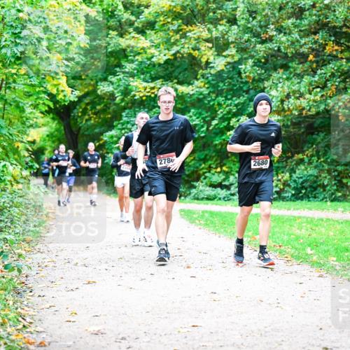 12.10.2025 - Bramfelder Halbmarathon 2025 Dr. Thomas Lammeyer http://msf.ph/oto/9355208 12.10.2025 10:53:00 Laufen 2786, 2680 meine-sportfotos.de