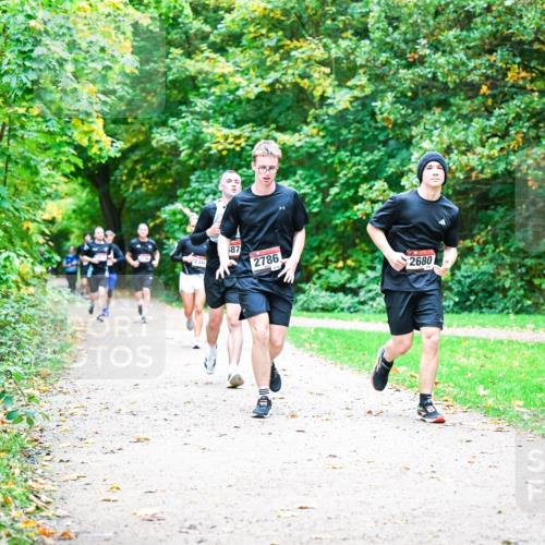 12.10.2025 - Bramfelder Halbmarathon 2025 Dr. Thomas Lammeyer http://msf.ph/oto/9355209 12.10.2025 10:53:00 Laufen 2384, 87, 2786, 2680 meine-sportfotos.de