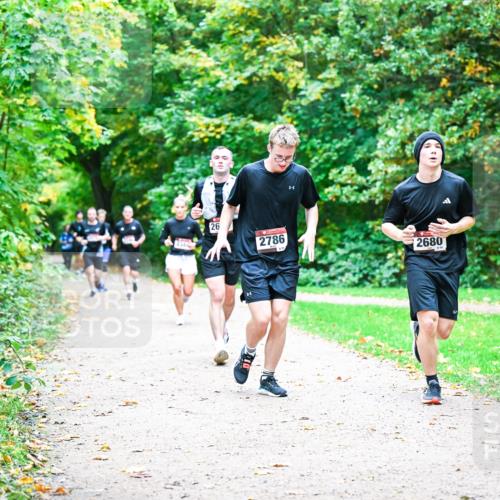 12.10.2025 - Bramfelder Halbmarathon 2025 Dr. Thomas Lammeyer http://msf.ph/oto/9355212 12.10.2025 10:53:00 Laufen 26, 2786, 2680 meine-sportfotos.de