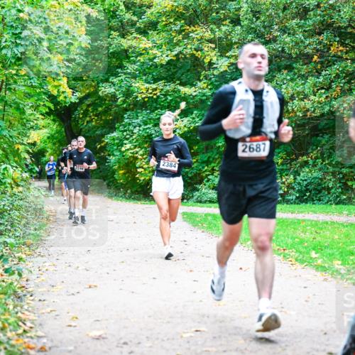 12.10.2025 - Bramfelder Halbmarathon 2025 Dr. Thomas Lammeyer http://msf.ph/oto/9355225 12.10.2025 10:53:02 Laufen 2384, 2246, 2687, 786 meine-sportfotos.de