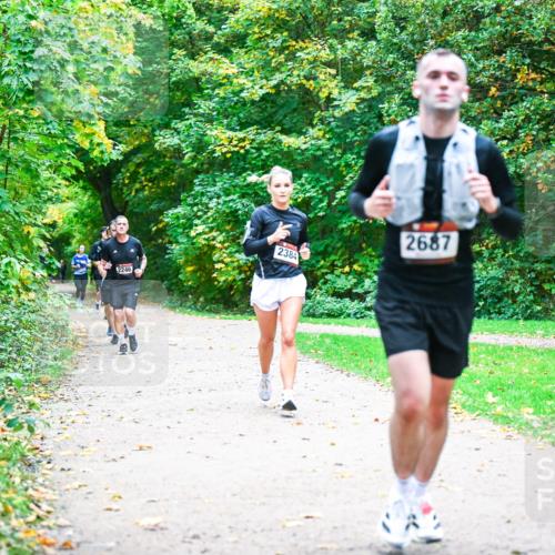 12.10.2025 - Bramfelder Halbmarathon 2025 Dr. Thomas Lammeyer http://msf.ph/oto/9355227 12.10.2025 10:53:02 Laufen 2246, 2384, 2687 meine-sportfotos.de