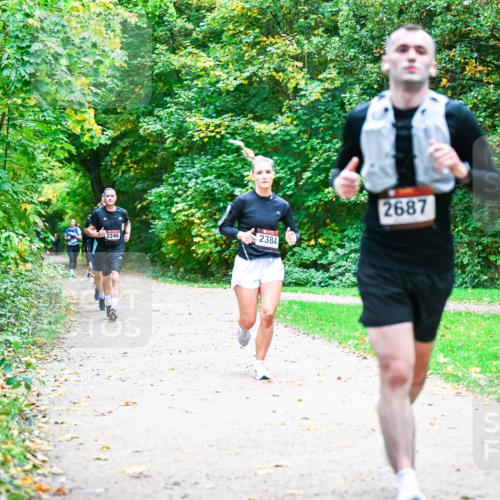 12.10.2025 - Bramfelder Halbmarathon 2025 Dr. Thomas Lammeyer http://msf.ph/oto/9355228 12.10.2025 10:53:02 Laufen 2384, 2246, 2687 meine-sportfotos.de