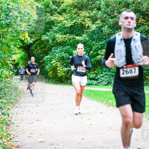 12.10.2025 - Bramfelder Halbmarathon 2025 Dr. Thomas Lammeyer http://msf.ph/oto/9355229 12.10.2025 10:53:03 Laufen 2246, 2384, 2687 meine-sportfotos.de