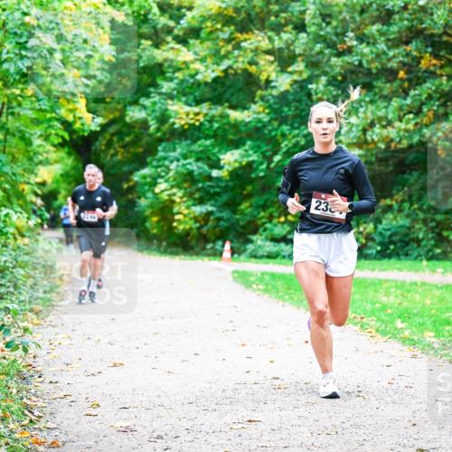 12.10.2025 - Bramfelder Halbmarathon 2025 Dr. Thomas Lammeyer http://msf.ph/oto/9355234 12.10.2025 10:53:03 Laufen 23 meine-sportfotos.de