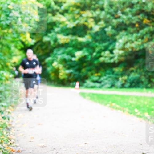 12.10.2025 - Bramfelder Halbmarathon 2025 Dr. Thomas Lammeyer http://msf.ph/oto/9355243 12.10.2025 10:53:05 Laufen  meine-sportfotos.de