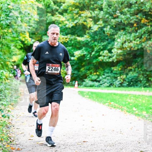 12.10.2025 - Bramfelder Halbmarathon 2025 Dr. Thomas Lammeyer http://msf.ph/oto/9355256 12.10.2025 10:53:07 Laufen 570, 2246 meine-sportfotos.de