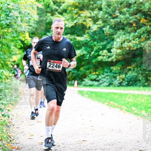 12.10.2025 - Bramfelder Halbmarathon 2025 Dr. Thomas Lammeyer http://msf.ph/oto/9355257 12.10.2025 10:53:07 Laufen 2246 meine-sportfotos.de