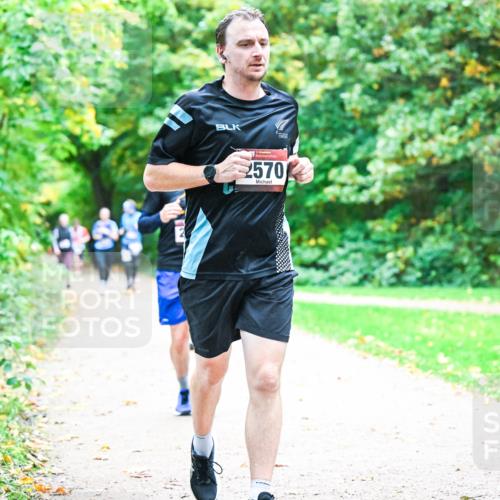 12.10.2025 - Bramfelder Halbmarathon 2025 Dr. Thomas Lammeyer http://msf.ph/oto/9355268 12.10.2025 10:53:09 Laufen 2570 meine-sportfotos.de