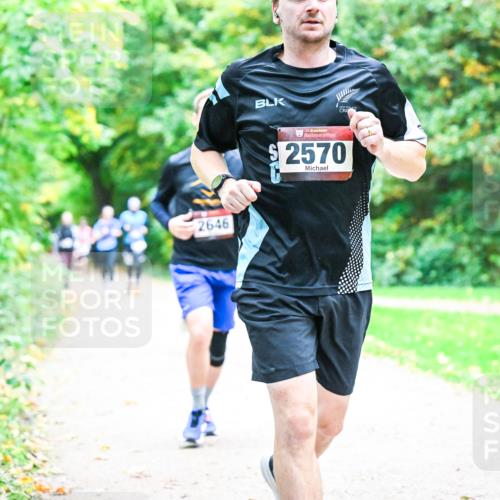 12.10.2025 - Bramfelder Halbmarathon 2025 Dr. Thomas Lammeyer http://msf.ph/oto/9355271 12.10.2025 10:53:09 Laufen 2646, 2570 meine-sportfotos.de