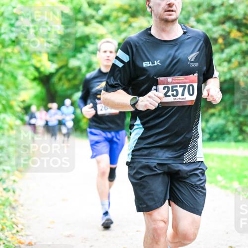 12.10.2025 - Bramfelder Halbmarathon 2025 Dr. Thomas Lammeyer http://msf.ph/oto/9355272 12.10.2025 10:53:10 Laufen 34, 2570 meine-sportfotos.de