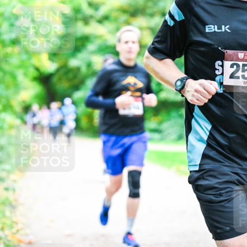 12.10.2025 - Bramfelder Halbmarathon 2025 Dr. Thomas Lammeyer http://msf.ph/oto/9355275 12.10.2025 10:53:10 Laufen 34, 2570 meine-sportfotos.de