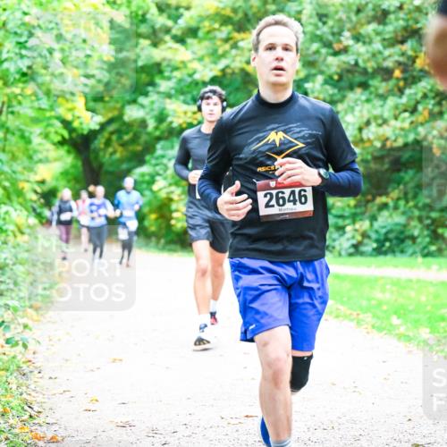 12.10.2025 - Bramfelder Halbmarathon 2025 Dr. Thomas Lammeyer http://msf.ph/oto/9355276 12.10.2025 10:53:10 Laufen 2646 meine-sportfotos.de