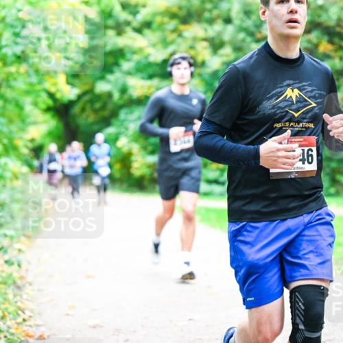 12.10.2025 - Bramfelder Halbmarathon 2025 Dr. Thomas Lammeyer http://msf.ph/oto/9355279 12.10.2025 10:53:11 Laufen 34, 46 meine-sportfotos.de
