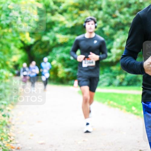 12.10.2025 - Bramfelder Halbmarathon 2025 Dr. Thomas Lammeyer http://msf.ph/oto/9355282 12.10.2025 10:53:11 Laufen 264 meine-sportfotos.de