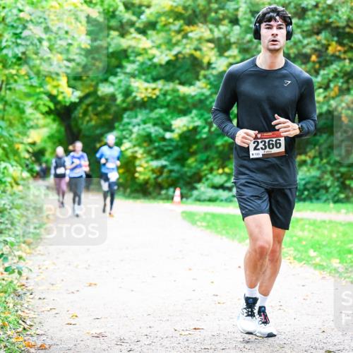 12.10.2025 - Bramfelder Halbmarathon 2025 Dr. Thomas Lammeyer http://msf.ph/oto/9355284 12.10.2025 10:53:12 Laufen 2366, 133 meine-sportfotos.de