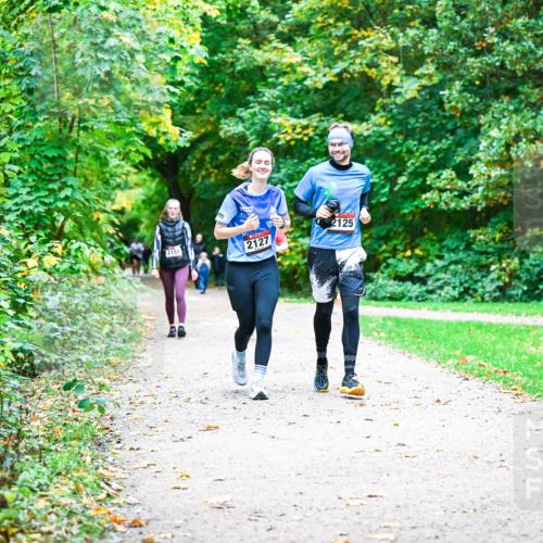 12.10.2025 - Bramfelder Halbmarathon 2025 Dr. Thomas Lammeyer http://msf.ph/oto/9355296 12.10.2025 10:53:17 Laufen 2151, 2127, 2125 meine-sportfotos.de