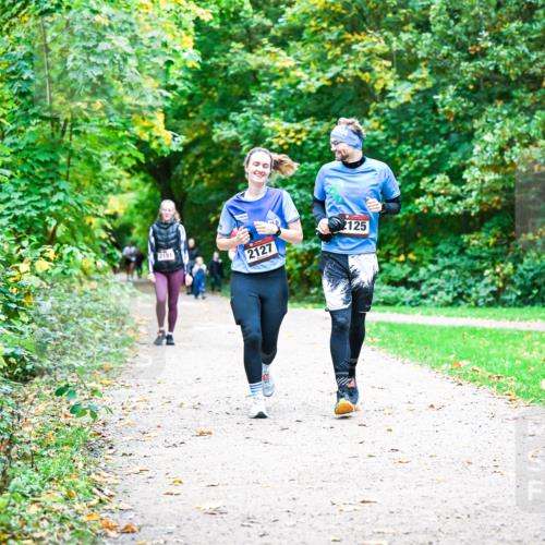 12.10.2025 - Bramfelder Halbmarathon 2025 Dr. Thomas Lammeyer http://msf.ph/oto/9355299 12.10.2025 10:53:18 Laufen 2151, 2127, 2125 meine-sportfotos.de