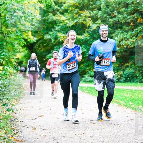 12.10.2025 - Bramfelder Halbmarathon 2025 Dr. Thomas Lammeyer http://msf.ph/oto/9355306 12.10.2025 10:53:19 Laufen 2624, 2127, 2125 meine-sportfotos.de