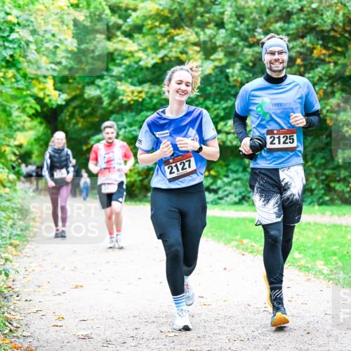 12.10.2025 - Bramfelder Halbmarathon 2025 Dr. Thomas Lammeyer http://msf.ph/oto/9355310 12.10.2025 10:53:19 Laufen 2127, 2125 meine-sportfotos.de
