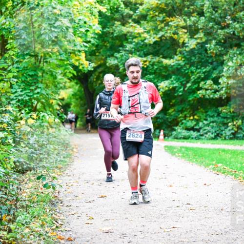 12.10.2025 - Bramfelder Halbmarathon 2025 Dr. Thomas Lammeyer http://msf.ph/oto/9355320 12.10.2025 10:53:21 Laufen 215, 2624 meine-sportfotos.de