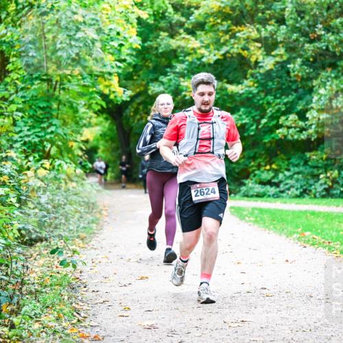 12.10.2025 - Bramfelder Halbmarathon 2025 Dr. Thomas Lammeyer http://msf.ph/oto/9355322 12.10.2025 10:53:22 Laufen 51, 2624 meine-sportfotos.de