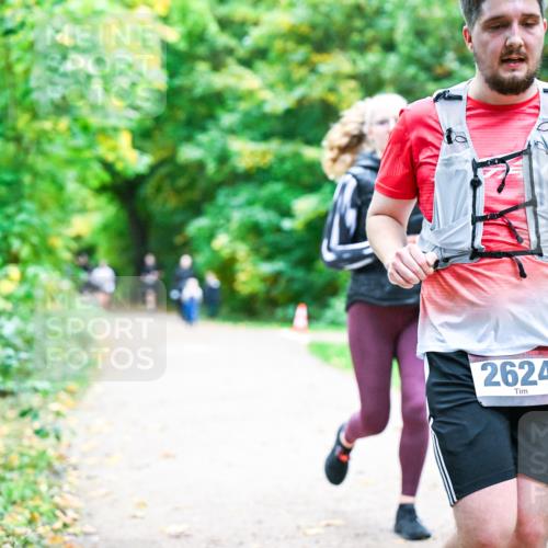 12.10.2025 - Bramfelder Halbmarathon 2025 Dr. Thomas Lammeyer http://msf.ph/oto/9355330 12.10.2025 10:53:23 Laufen 2624 meine-sportfotos.de