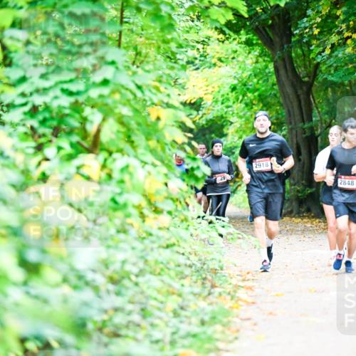 12.10.2025 - Bramfelder Halbmarathon 2025 Dr. Thomas Lammeyer http://msf.ph/oto/9355333 12.10.2025 10:53:29 Laufen 29, 2918, 2848 meine-sportfotos.de