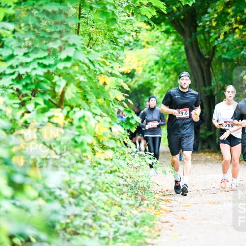 12.10.2025 - Bramfelder Halbmarathon 2025 Dr. Thomas Lammeyer http://msf.ph/oto/9355341 12.10.2025 10:53:30 Laufen 2918, 286, 2848 meine-sportfotos.de