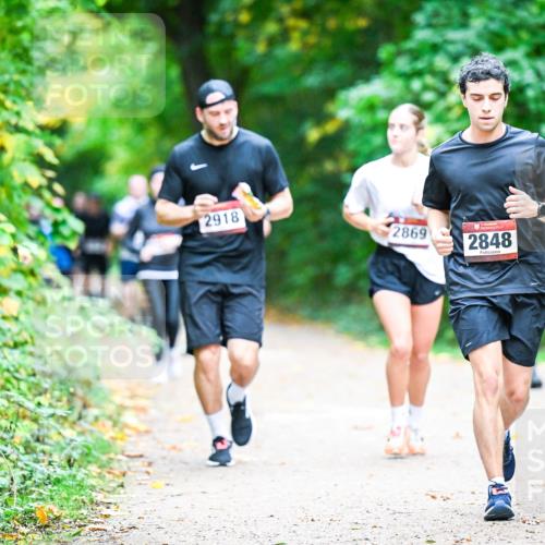 12.10.2025 - Bramfelder Halbmarathon 2025 Dr. Thomas Lammeyer http://msf.ph/oto/9355365 12.10.2025 10:53:34 Laufen 2918, 2869, 2848 meine-sportfotos.de
